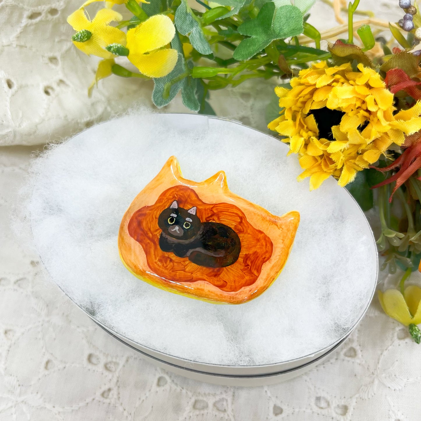 六百田商店°/パンケーキブローチ(黒ねこさん)メープルシロップ