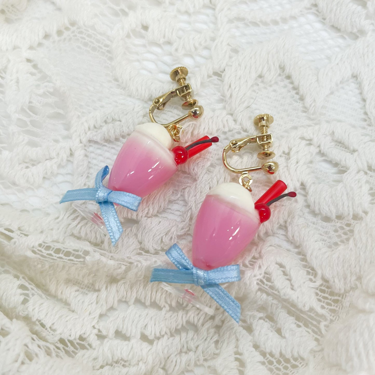 TiTi/苺シェイクのイヤリング