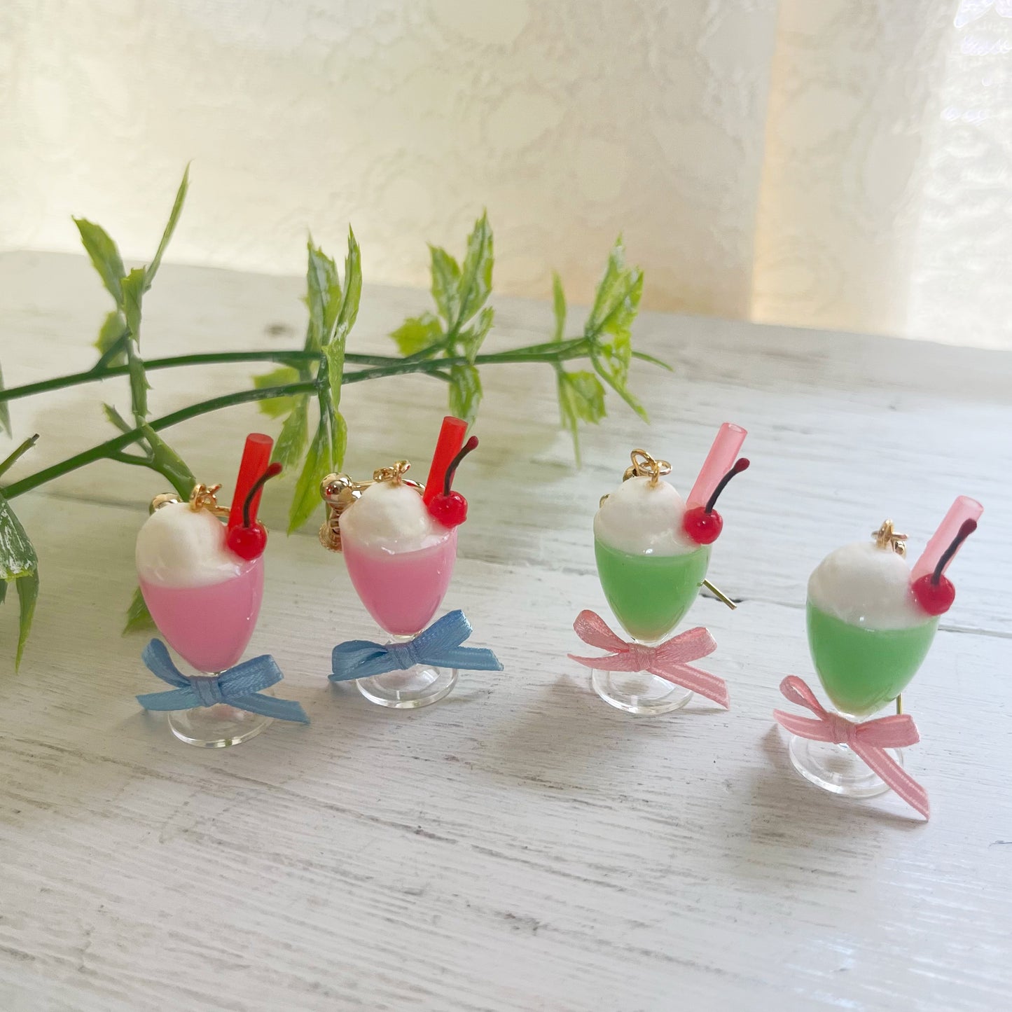 TiTi/苺シェイクのピアス
