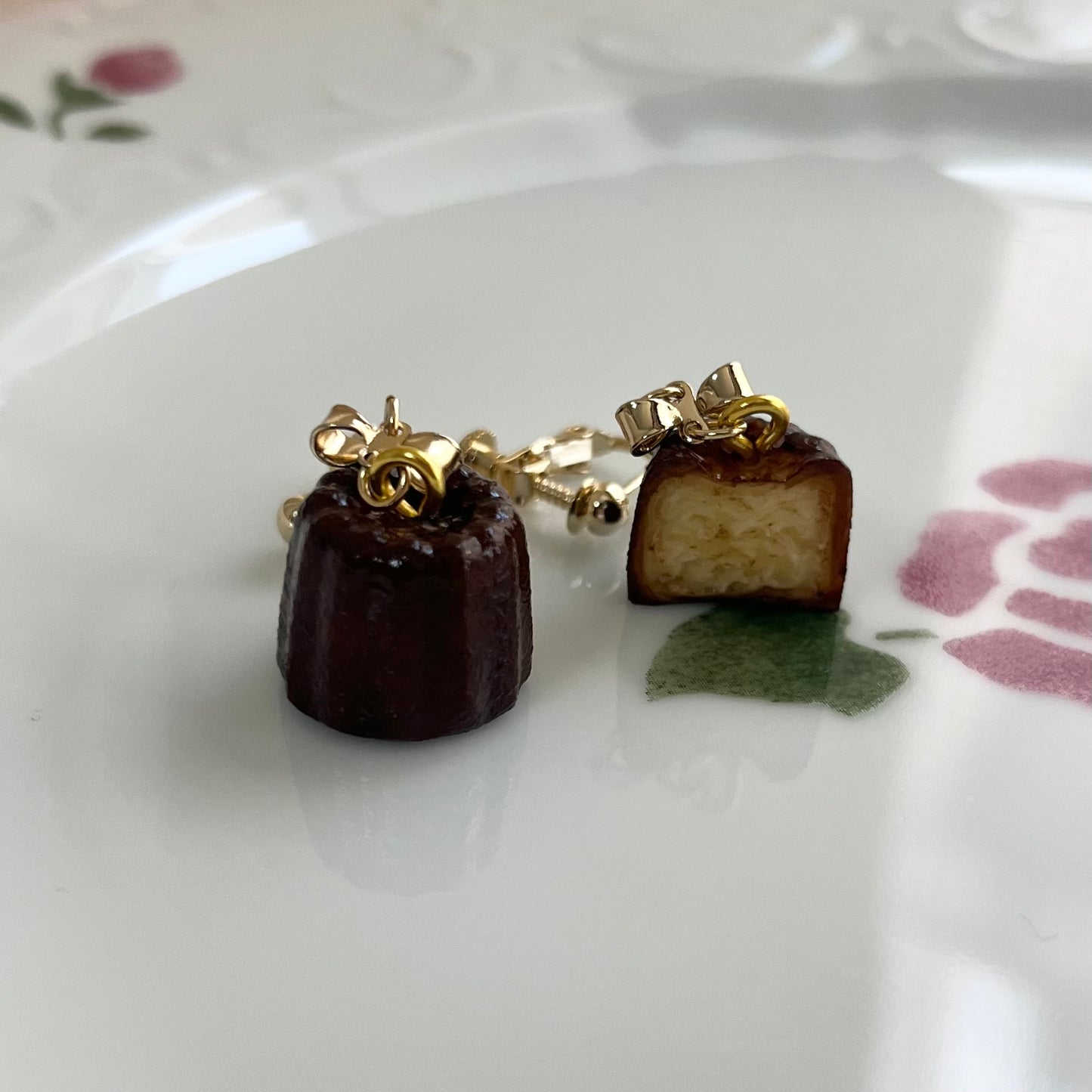 TiTi/カヌレのアシンメトリーイヤリング